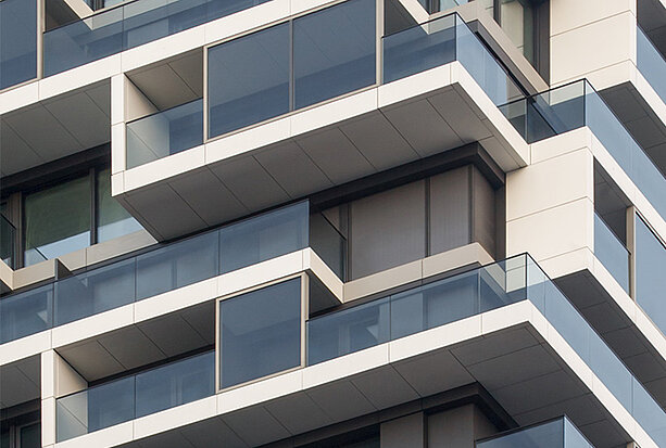 Metallbehang s_enro am one fourty west in Frankfurt