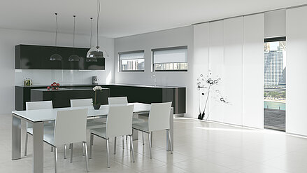 Moderne Küche mit dezenten Flächenvorhängen im Design „Delion“ mit Pusteblumenmotiv aus der MHZ Design Collection.