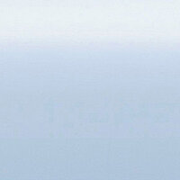 DIM Lamelle mit Verlauf von hellem Himmelblau zu kühlem Blau. Die seidenmatte Oberfläche wirkt ruhig und freundlich.