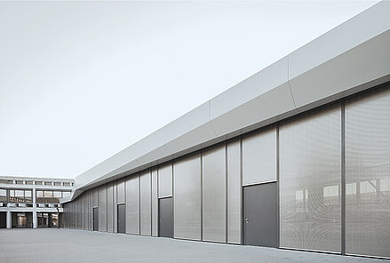 Metallbehang s_enn am Berufsschulzentrum in Rottweil