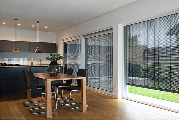 Metallbehang s_onro am Einfamilienhaus in Stuttgart