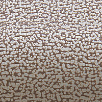 Beigefarbene Jalousie-Lamelle mit körniger, unregelmässiger Struktur – dezente Optik für moderne Innenräume.