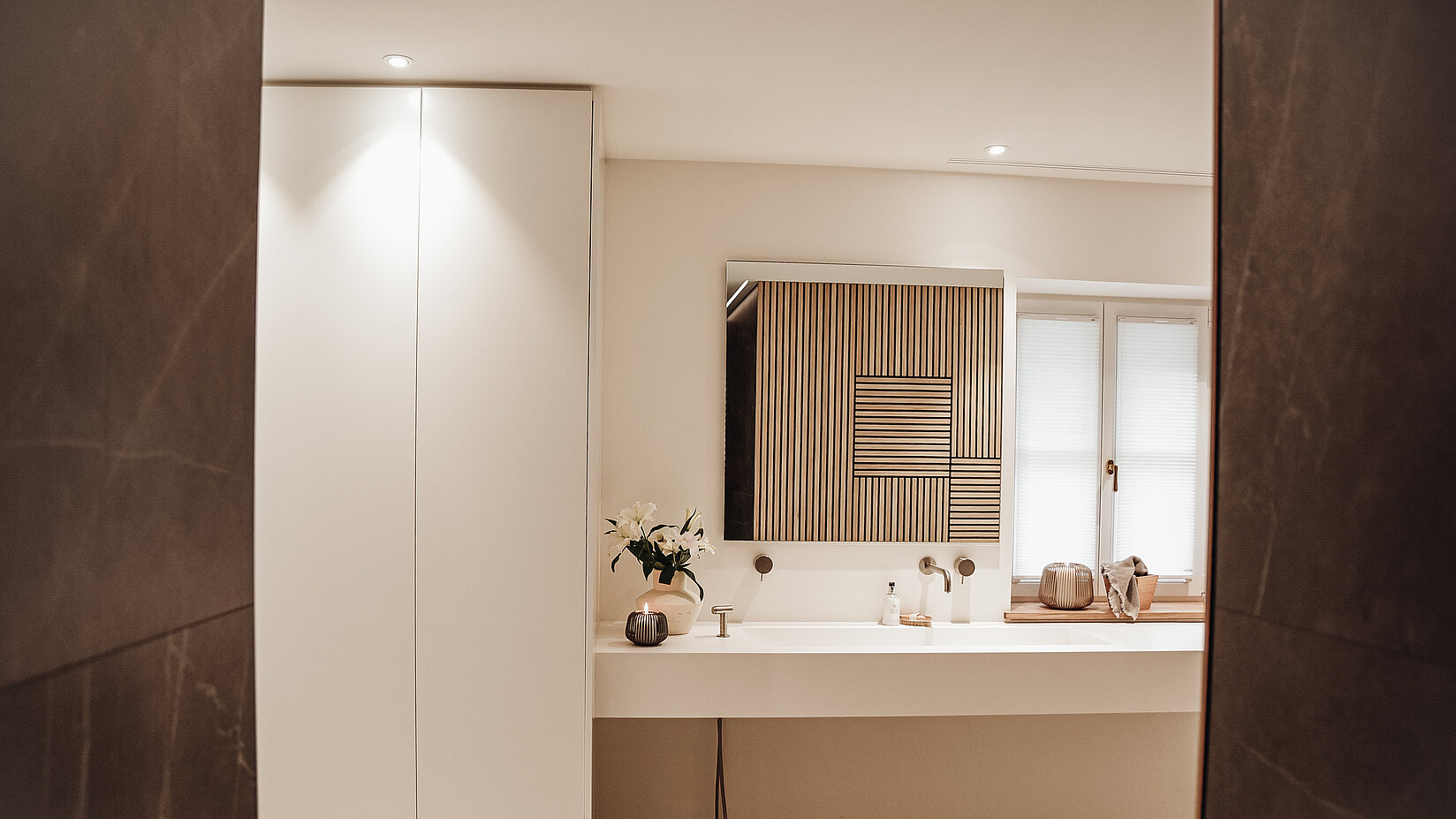 [Translate to Französisch:] Plissees der Kooperation im Badezimmer