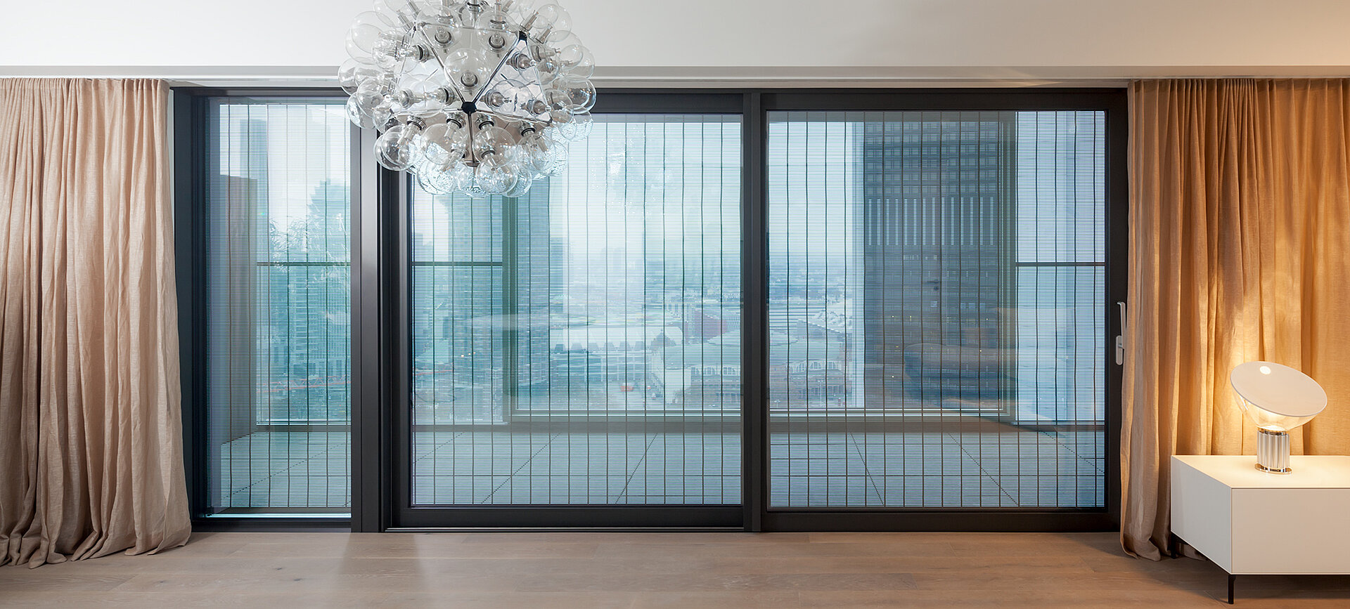 Metallbehang s_enro am one fourty west in Frankfurt