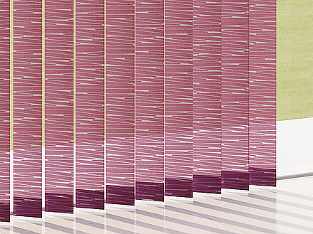 Lamellen im Dessin „Eric“ mit horizontalem Linienverlauf in Magenta für moderne Raumakzente