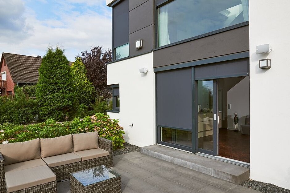 Fenstermarkise zip_2.0 am Einfamilienhaus am Bodensee