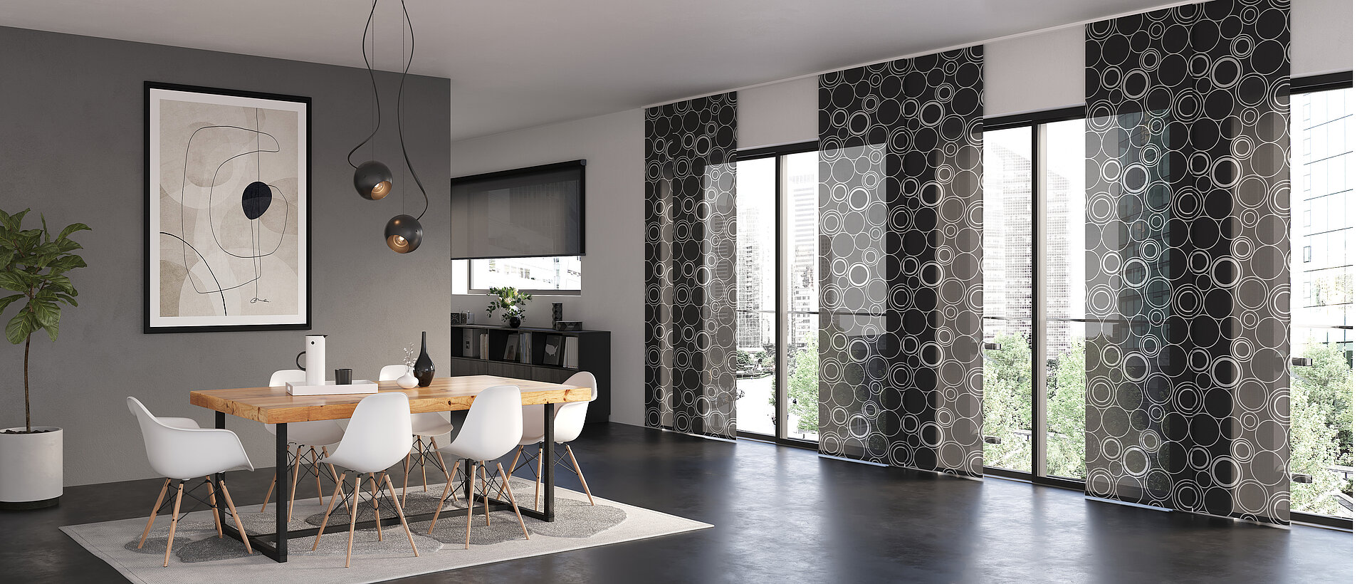 MHZ Flächenvorhang „Yuki“ mit schwarzen und weissen Kreisen in einem modernen Esszimmer mit grossflächigen Fenstern.