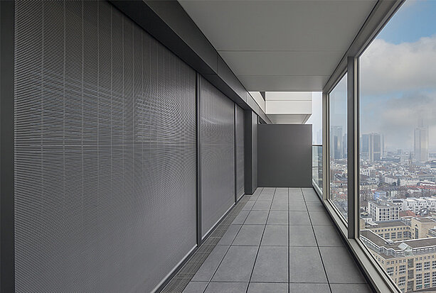 Metallbehang s_enro am one fourty west in Frankfurt